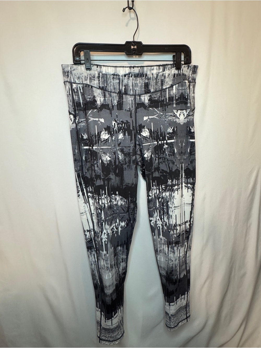 Reebok Black & Gray Abstract Print Jeggings